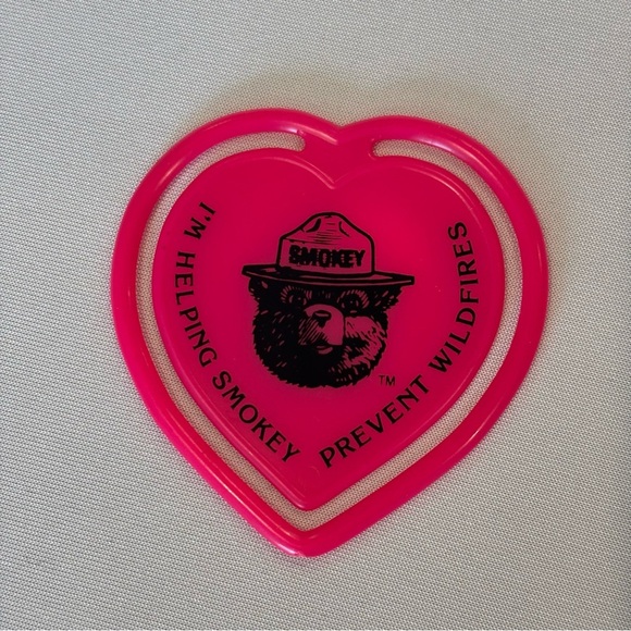VINTAGE Set of 3 Smokey the Bear Neon Pink and‎ Yellow Heart Shaped Bookmarks - Picture 11 of 11